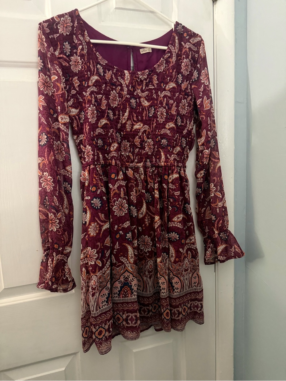 Hollister Burgundy Paisley Floral Smocked Long Sleeve Dress Size M
